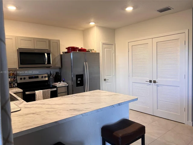 314 NE 5th Pl, Florida City FL 33034