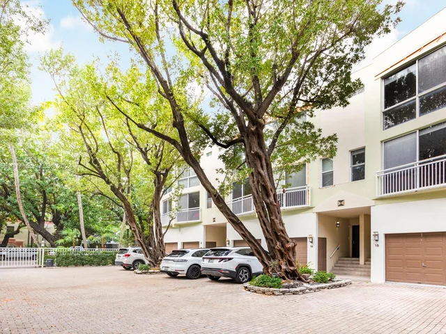 325 Meridian Ave # 15, Miami Beach FL 33139