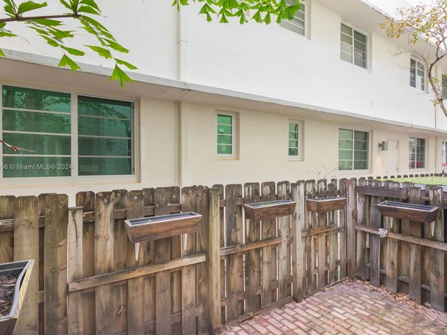 325 Meridian Ave # 15, Miami Beach FL 33139