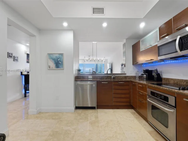 3330 NE 190th St # 1212, Aventura FL 33180