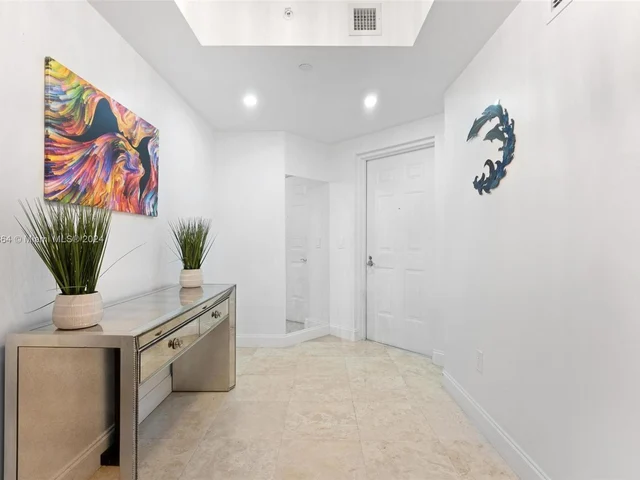 3330 NE 190th St # 1212, Aventura FL 33180