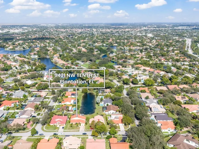 9421 NW 10th St, Plantation FL 33322