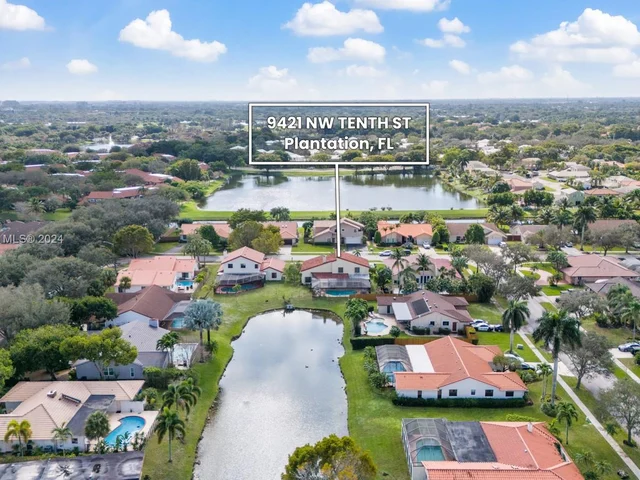 9421 NW 10th St, Plantation FL 33322