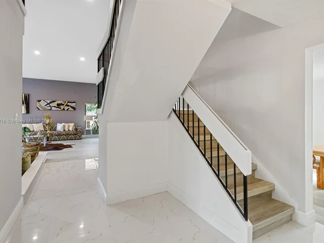 9421 NW 10th St, Plantation FL 33322