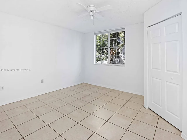 11133 SW 8th St # 204, Pembroke Pines FL 33025
