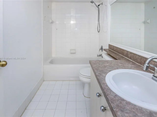 11133 SW 8th St # 204, Pembroke Pines FL 33025