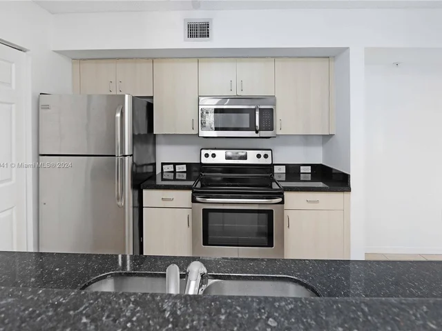 11133 SW 8th St # 204, Pembroke Pines FL 33025