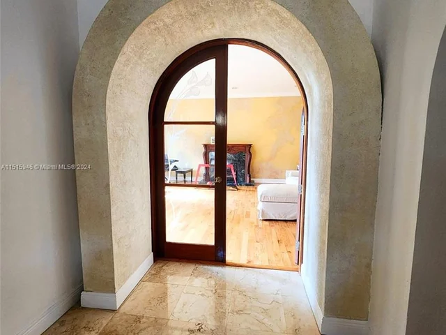 6701 SW 55th St, Miami FL 33155