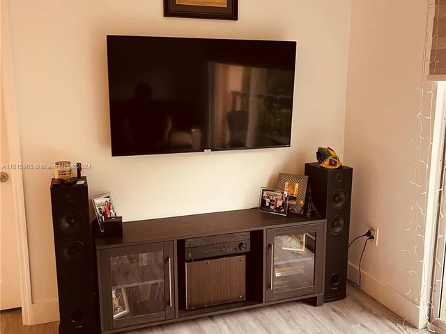 2125 SE 10th Ave # 1020, Fort Lauderdale FL 33316