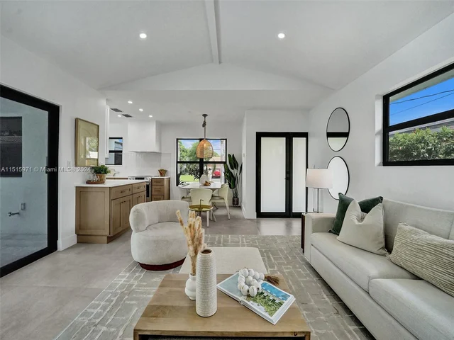 1466 NE 55th St, Fort Lauderdale FL 33334