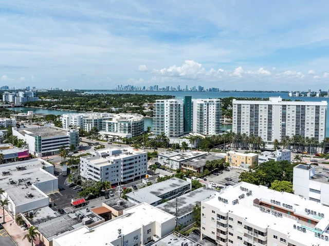 6799 Collins Ave, Miami Beach FL 33141