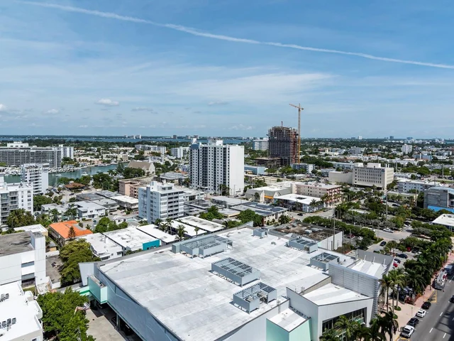 6799 Collins Ave, Miami Beach FL 33141