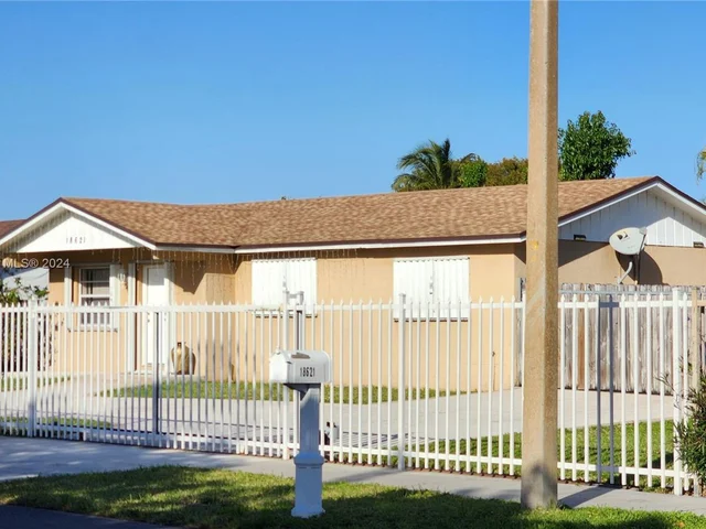 18621 SW 122nd Ct, Miami FL 33177