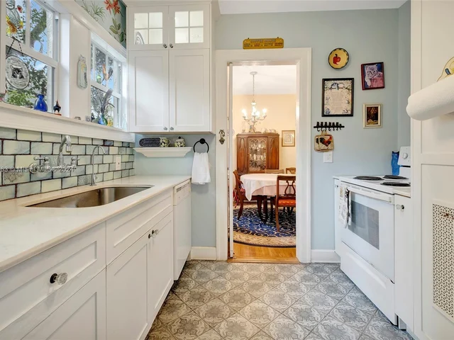 1438 Jefferson Ave, Miami Beach FL 33139