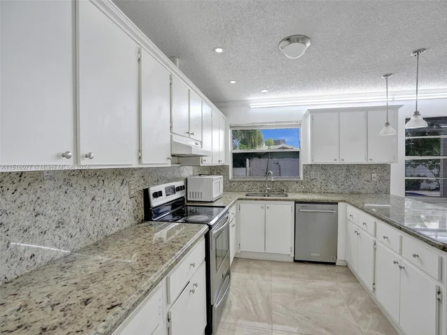 12126 NW 33rd St, Coral Springs FL 33065