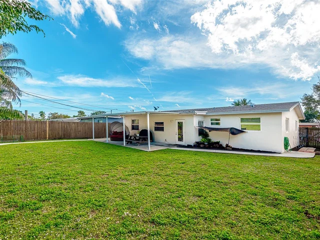 6311 Liberty St, Hollywood FL 33024