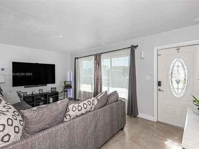 6311 Liberty St, Hollywood FL 33024