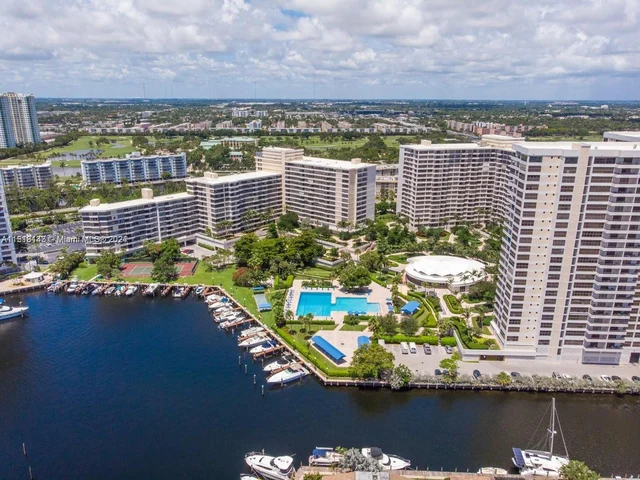 2500 Parkview Dr # 2215, Hallandale Beach FL 33009