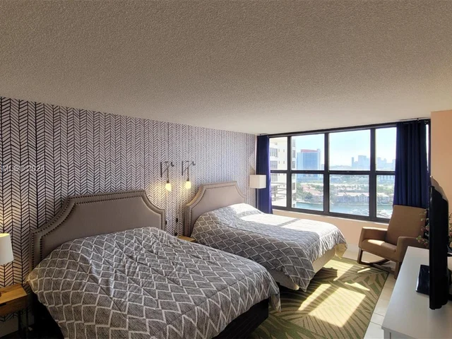 2500 Parkview Dr # 2215, Hallandale Beach FL 33009