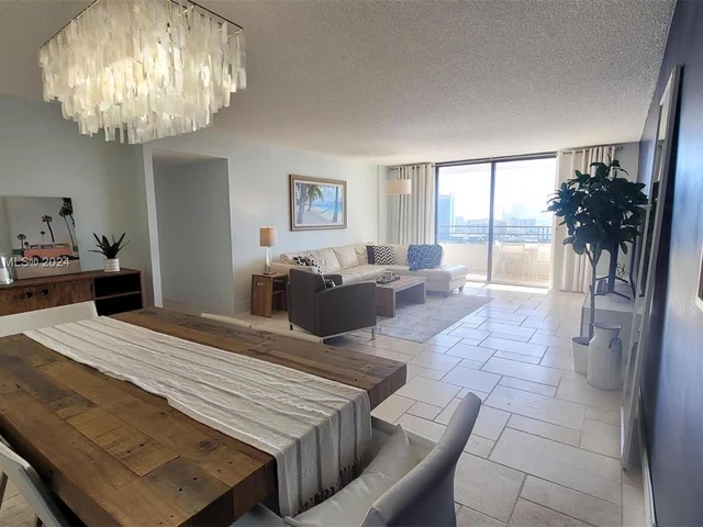 2500 Parkview Dr # 2215, Hallandale Beach FL 33009