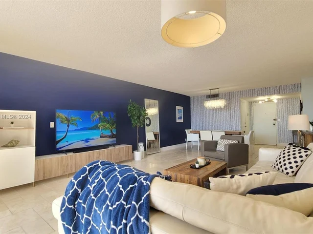 2500 Parkview Dr # 2215, Hallandale Beach FL 33009