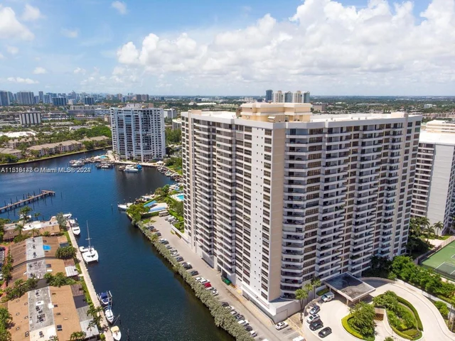 2500 Parkview Dr # 2215, Hallandale Beach FL 33009