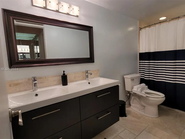 2500 Parkview Dr # 2215, Hallandale Beach FL 33009