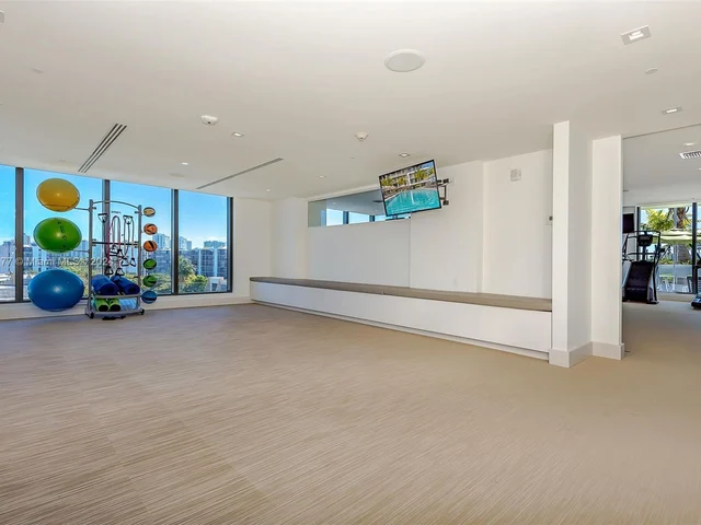 2960 NE 207th St # 1116, Aventura FL 33180