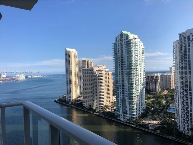 300 S Biscayne Blvd # 2406, Miami FL 33131