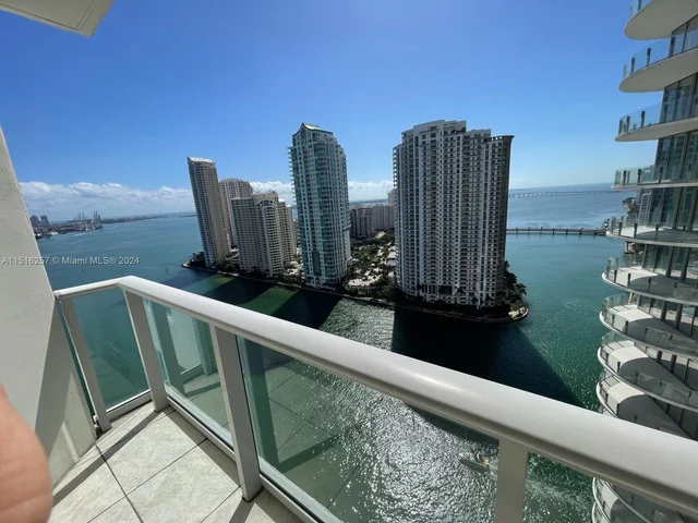 300 S Biscayne Blvd # 2406, Miami FL 33131