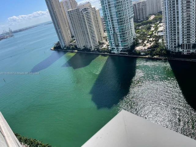 300 S Biscayne Blvd # 2406, Miami FL 33131