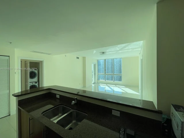 300 S Biscayne Blvd # 2406, Miami FL 33131