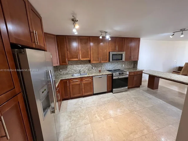 8877 Collins Ave # 404, Surfside FL 33154