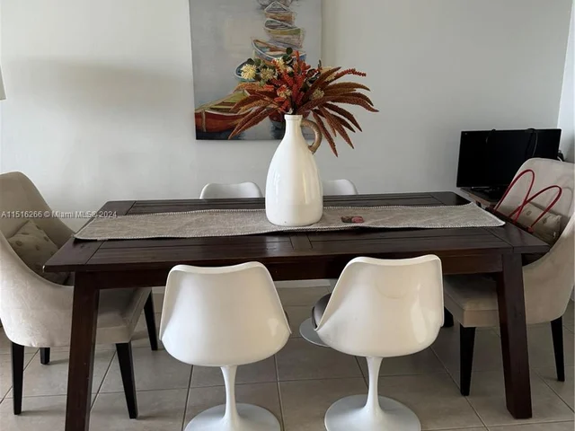 8320 NW 7th St # 313, Miami FL 33126