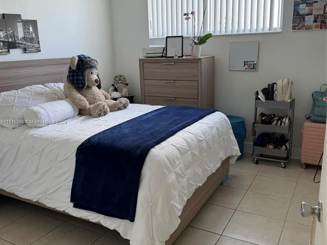 8320 NW 7th St # 313, Miami FL 33126