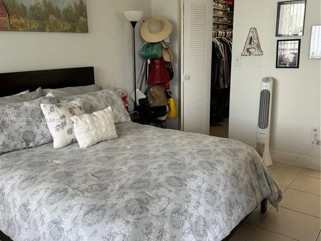 8320 NW 7th St # 313, Miami FL 33126