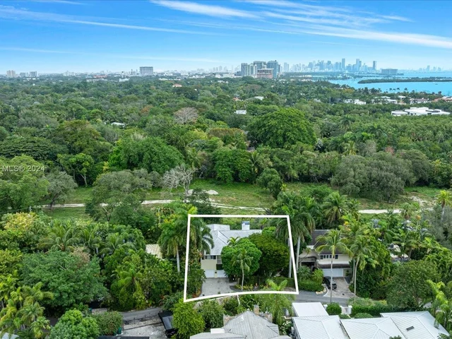 3605 N Bay Homes Dr, Miami FL 33133