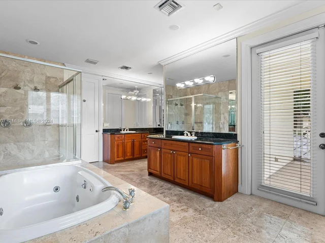 3605 N Bay Homes Dr, Miami FL 33133