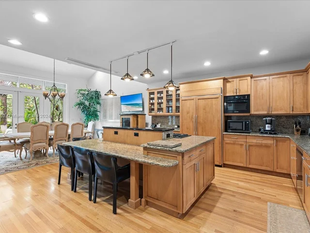 3605 N Bay Homes Dr, Miami FL 33133