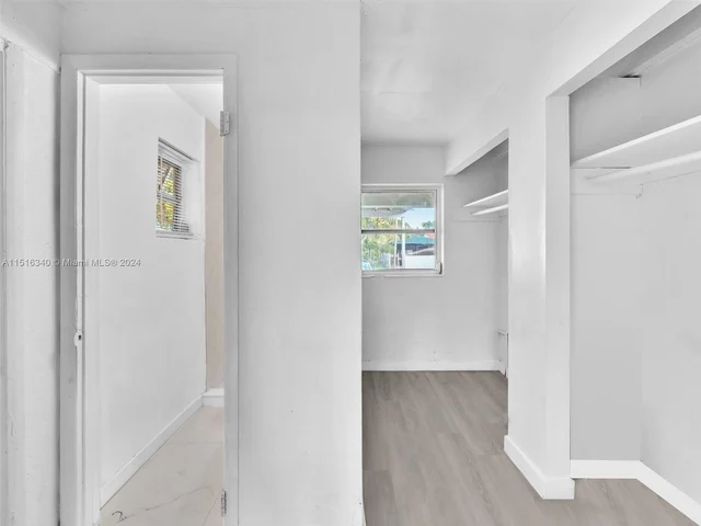 1050 NE 138th St, North Miami FL 33161