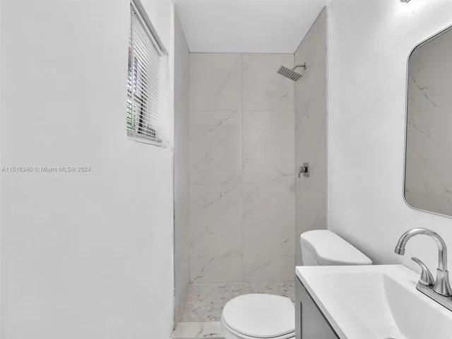 1050 NE 138th St, North Miami FL 33161