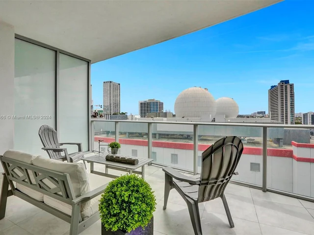 851 NE 1st Ave # 1004, Miami FL 33132