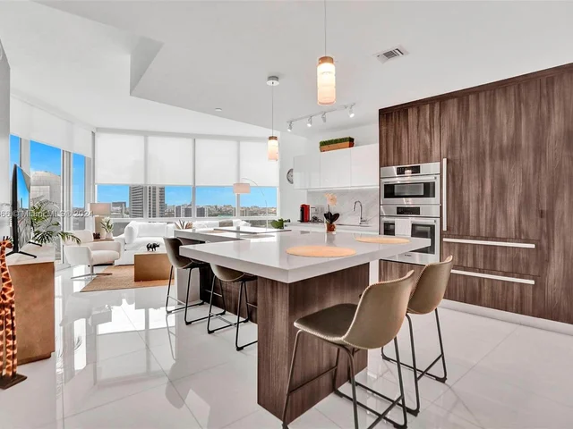 851 NE 1st Ave # 1004, Miami FL 33132