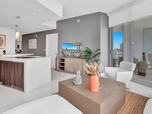 851 NE 1st Ave # 1004, Miami FL 33132