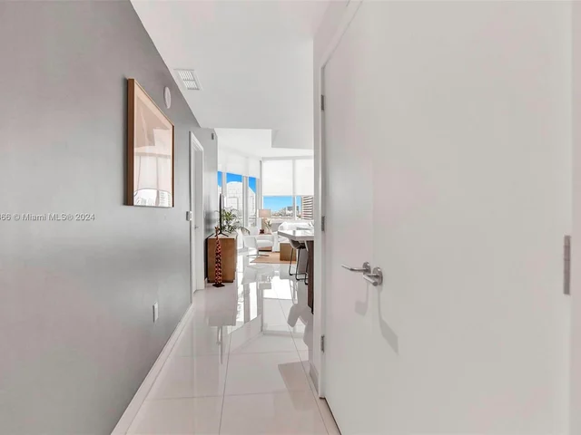 851 NE 1st Ave # 1004, Miami FL 33132