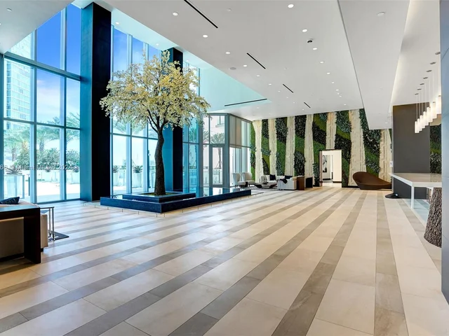 851 NE 1st Ave # 1004, Miami FL 33132