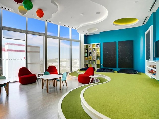 851 NE 1st Ave # 1004, Miami FL 33132