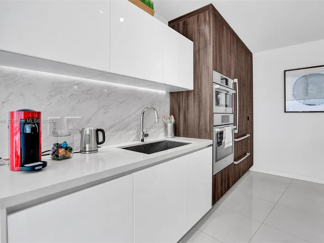 851 NE 1st Ave # 1004, Miami FL 33132