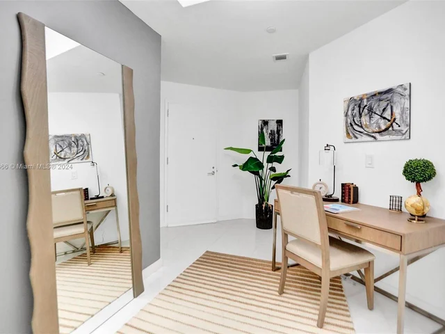 851 NE 1st Ave # 1004, Miami FL 33132