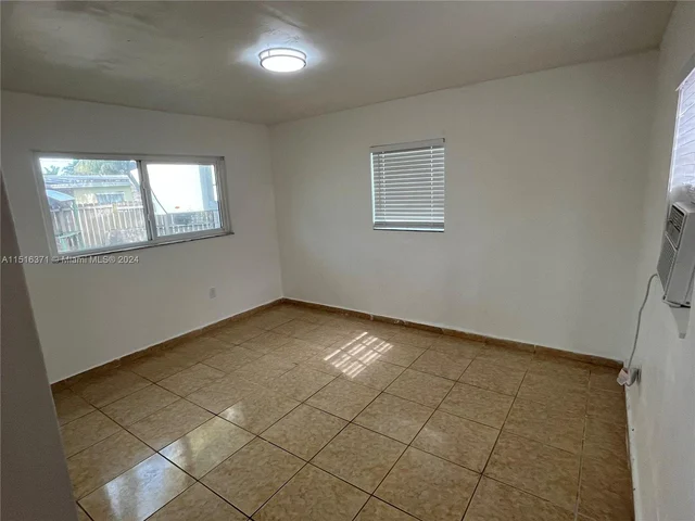 12710 Tee Cir, Miami FL 33167